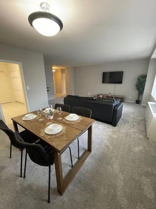 Charming Apartment At Crystal City With Amazing Amenities Arlington Exterior photo