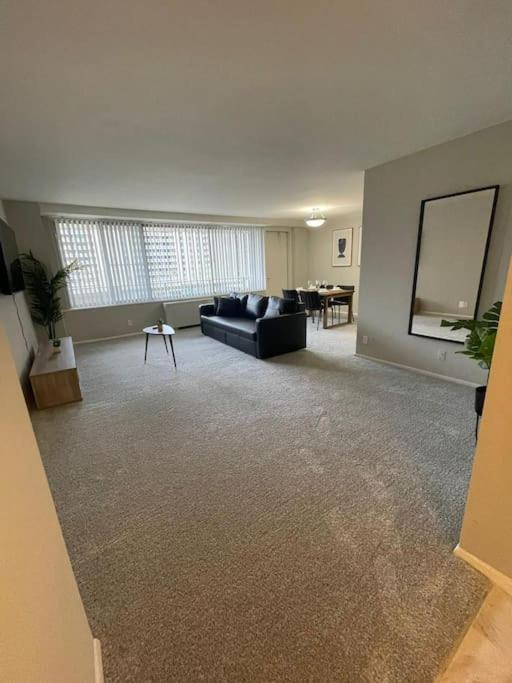 Charming Apartment At Crystal City With Amazing Amenities Arlington Exterior photo