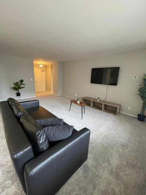 Charming Apartment At Crystal City With Amazing Amenities Arlington Exterior photo