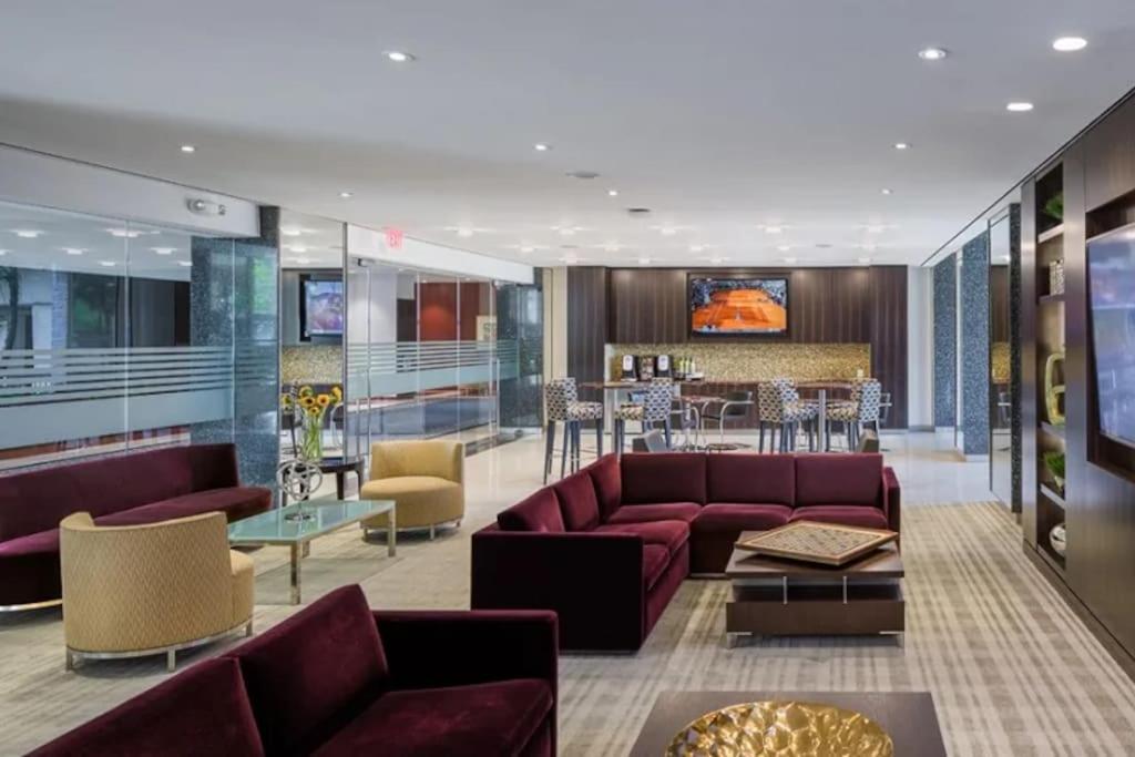 Charming Apartment At Crystal City With Amazing Amenities Arlington Exterior photo